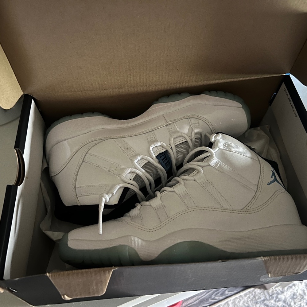 Air Jordan legend blue 11 retros